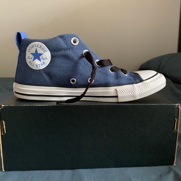 Kid’s Converse - Picture 2 of 10